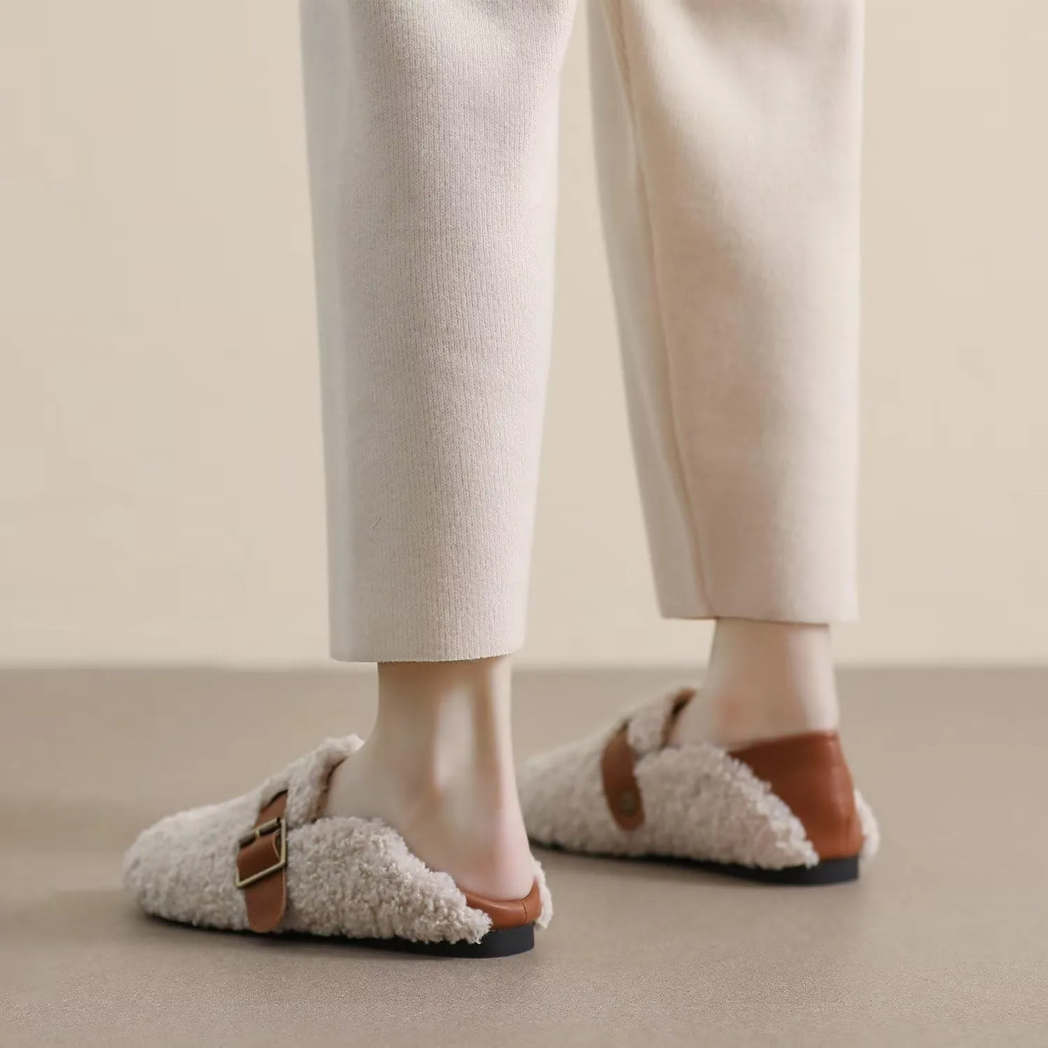 Hee grand Winter Faux Fleece Cozy Flats for Women Fur Lining Warm Fuzzy Soft Flats Anti-Slip Sole Indoor/Outdoor