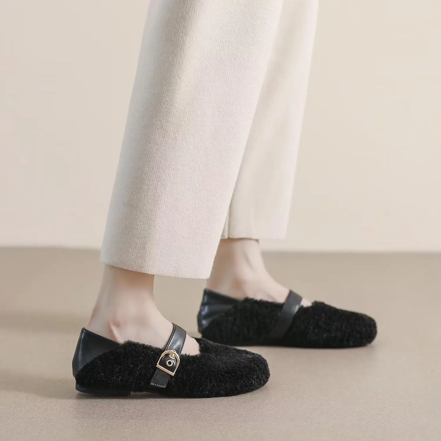 Hee grand Winter Faux Fleece Cozy Flats for Women Fur Lining Warm Fuzzy Soft Flats Anti-Slip Sole Indoor/Outdoor