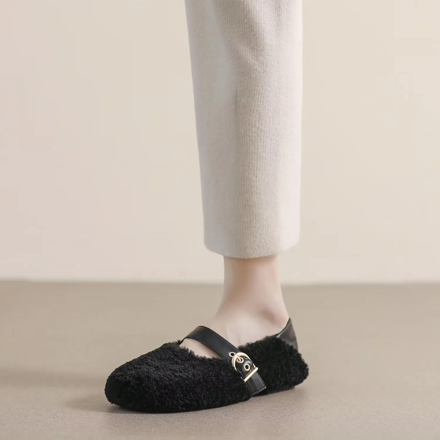 Hee grand Winter Faux Fleece Cozy Flats for Women Fur Lining Warm Fuzzy Soft Flats Anti-Slip Sole Indoor/Outdoor