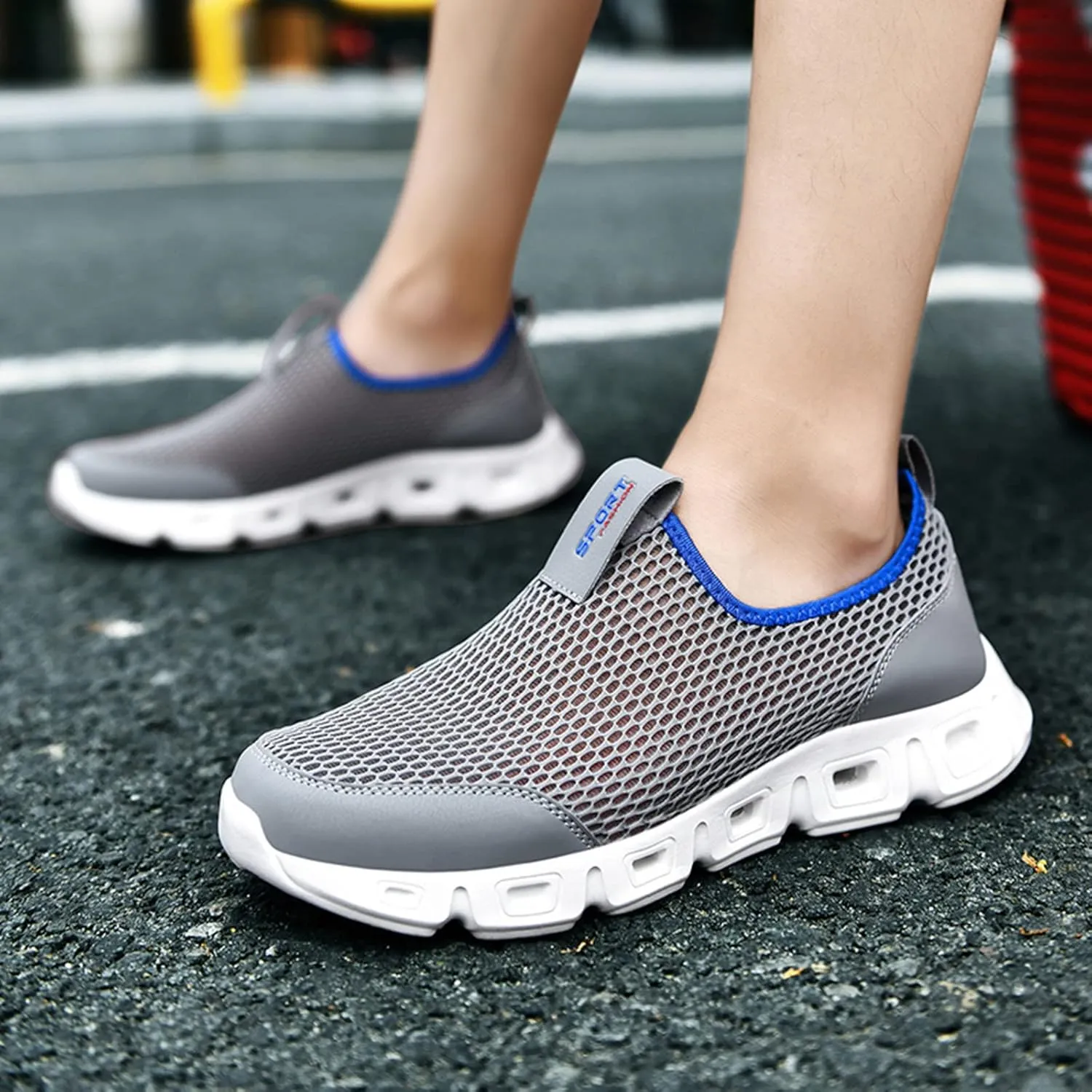 Men Sports Shoes Couple Shoes Fashionable New Pattern Hollow Mesh Breathable Comfortable Sports Mens Slip on Sneaker Men's Sa
