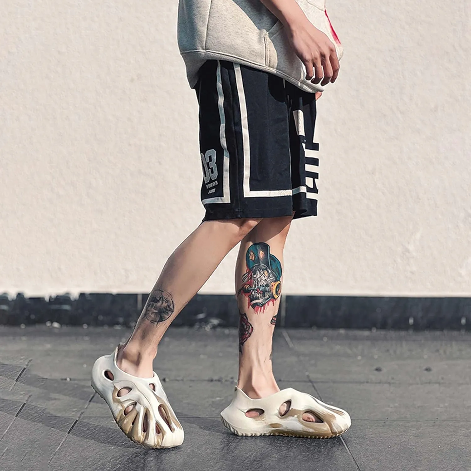 Mens Fashion Garden Clogs,Volcanic Lava Design,EVA Material,Lightweight,Durable,Non-slip,Beach Shoes,Gardening Shoes,Indoor and Outdoor Sandals.