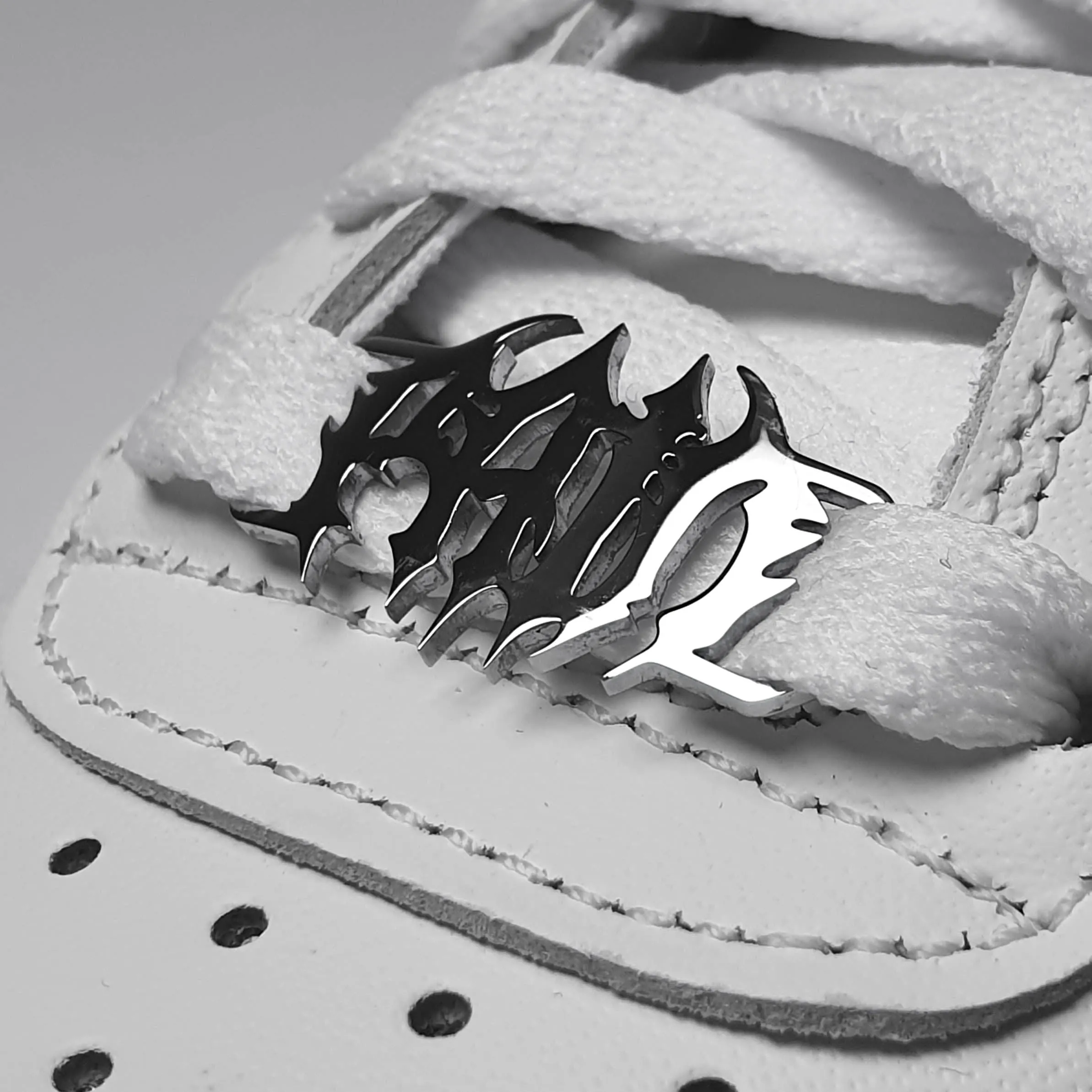 Pain LaceTag