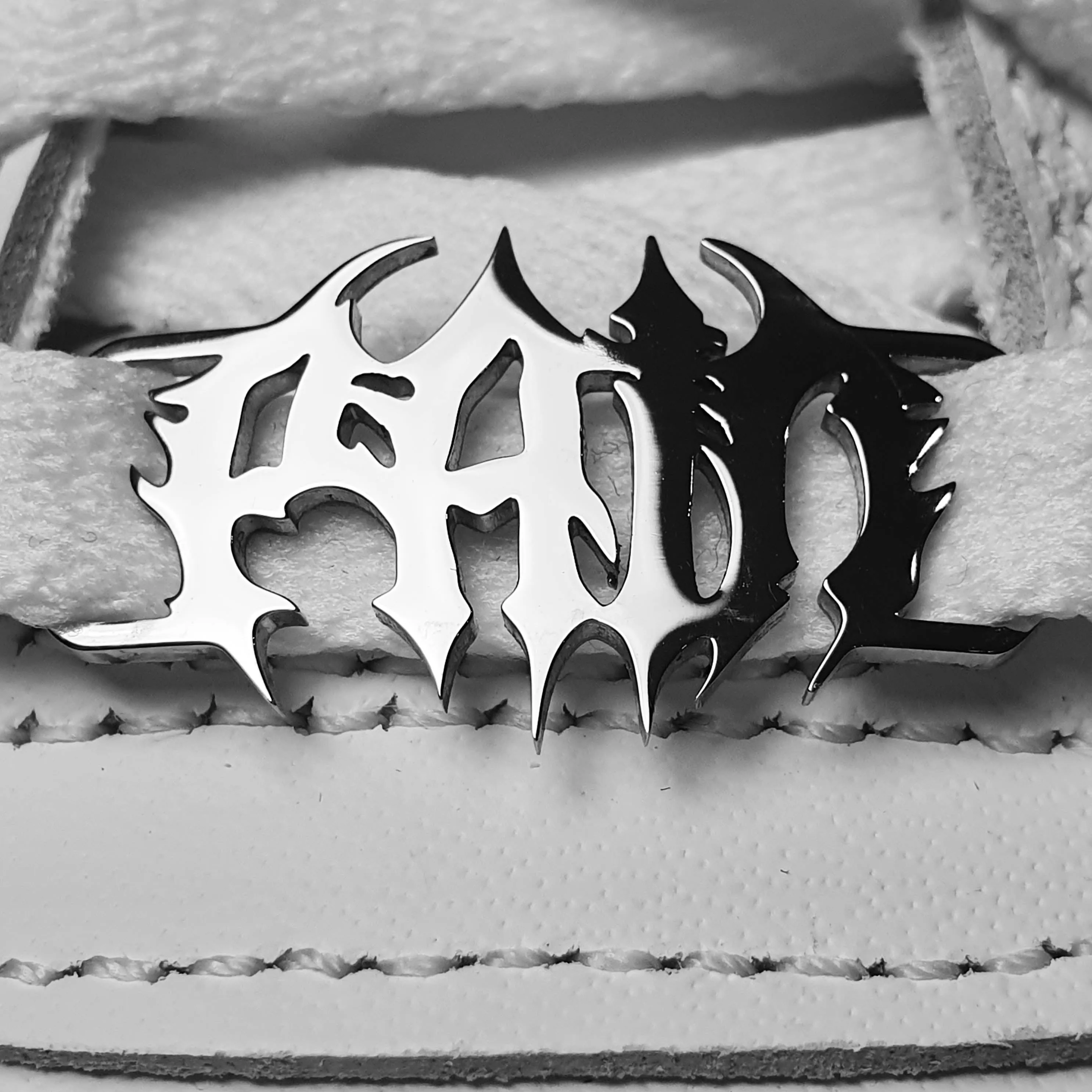 Pain LaceTag