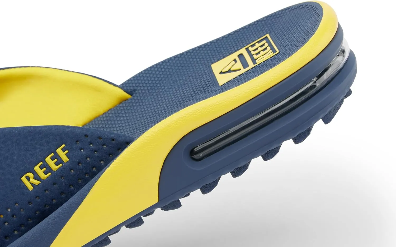 REEF Fanning Pregame Men's Bottle Opener Flip Flop, Arch Support, Durable Outsole, Water Friendly