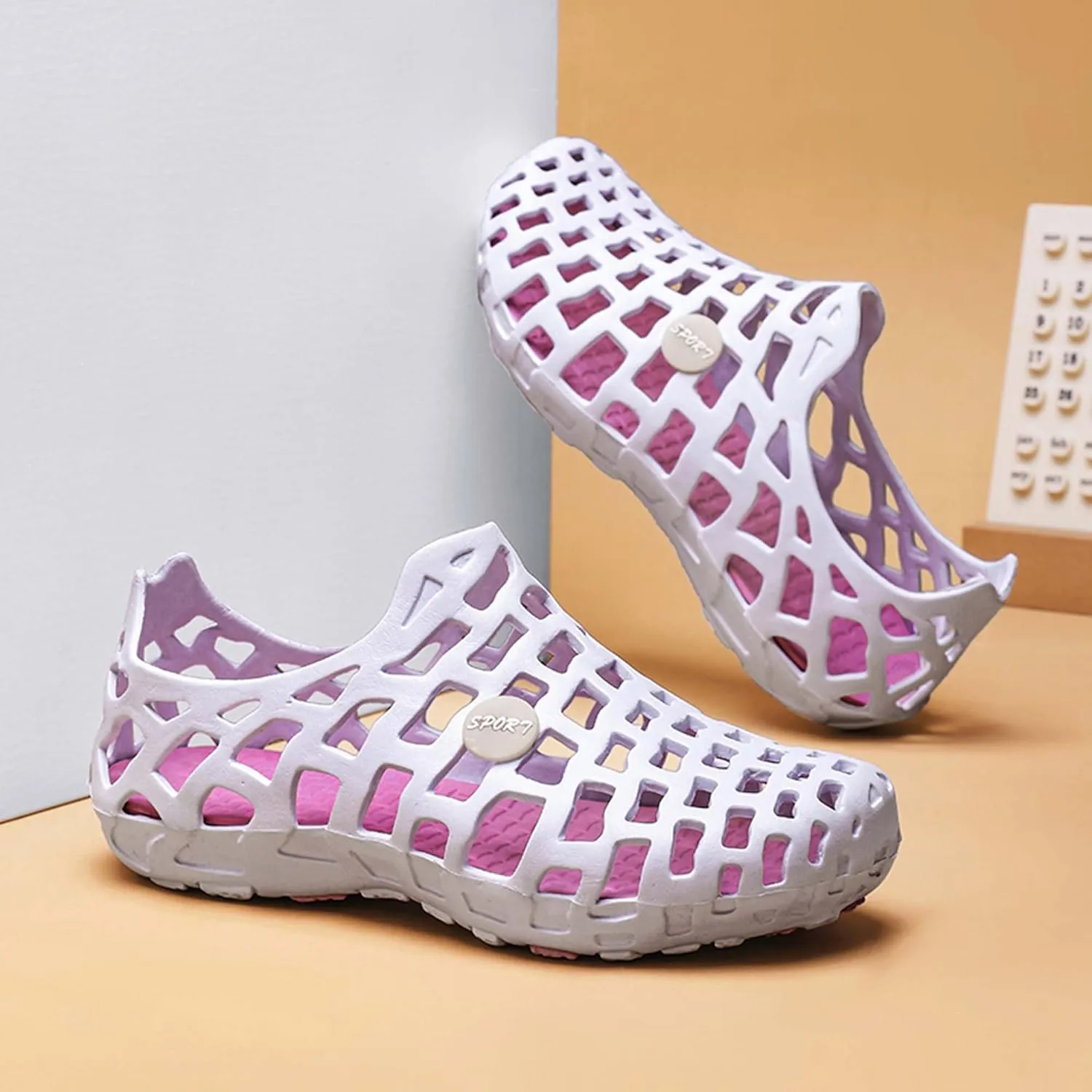 Women Men Fashion Garden Clogs with Arch Support, Vegetable Basket Sandals, EVA Material, Lightweight, Durable, Non-slip, Beach Shoes, Gardening Shoes, Indoor and Outdoor Sandals.