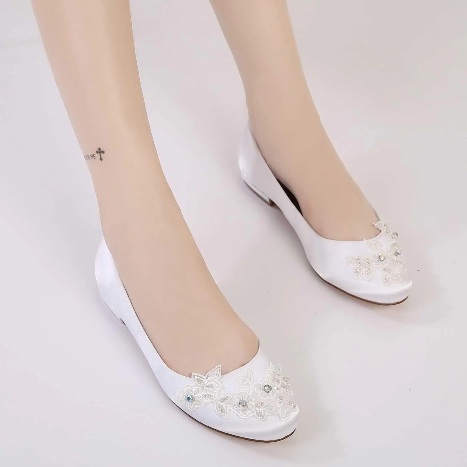 Women's Closed-Toe Satin Wedding Flats with Pearl, Slip-On Design, Elegant Flats for The Bride, Proms, Evenings & Bridal Parties