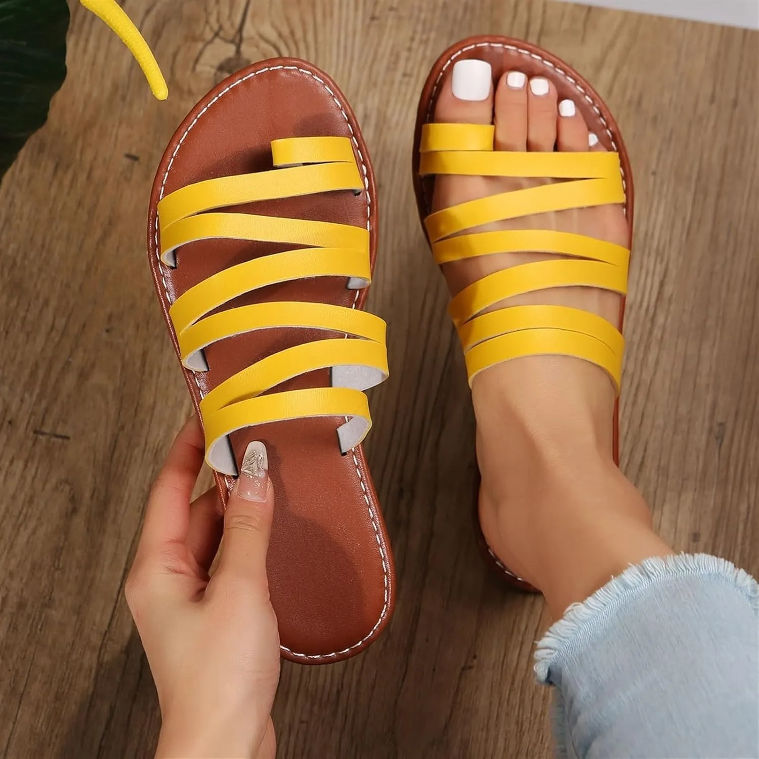 Women's Thumb Orthotic Sandal, Womens Plus Size Cross Strap Open Toe Bunion Correction Sandals, Slip on Flat Sandals Flip Flop, for Girlfriends and Mother, Big Toe Bone Correction
