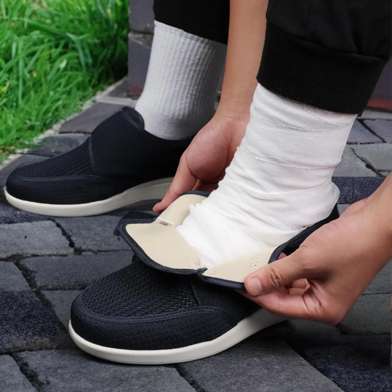 youyun Orthopedic Shoes for Men, Wide Fit Slip On Sneakers for Diabetics, Plantar Fasciitis and Swollen Feet Support, Lightweight Comfort and Breathable (Size 8-13.5)